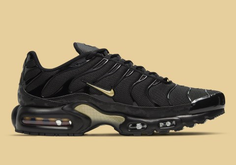 Nike Air Max Plus Black Gold DC4118-001 | SneakerNews.com