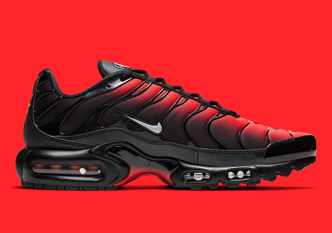 red and black tn nike
