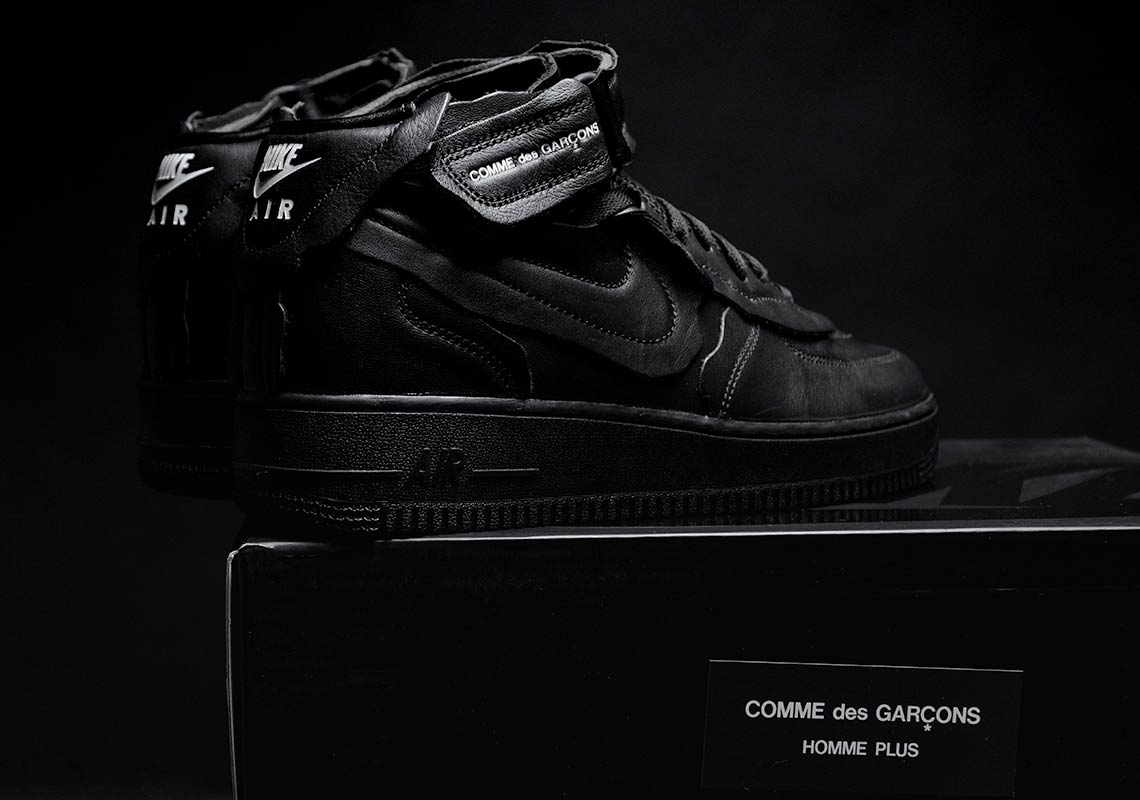 The COMME des GARÇONS x Nike Air Force 1 Mid