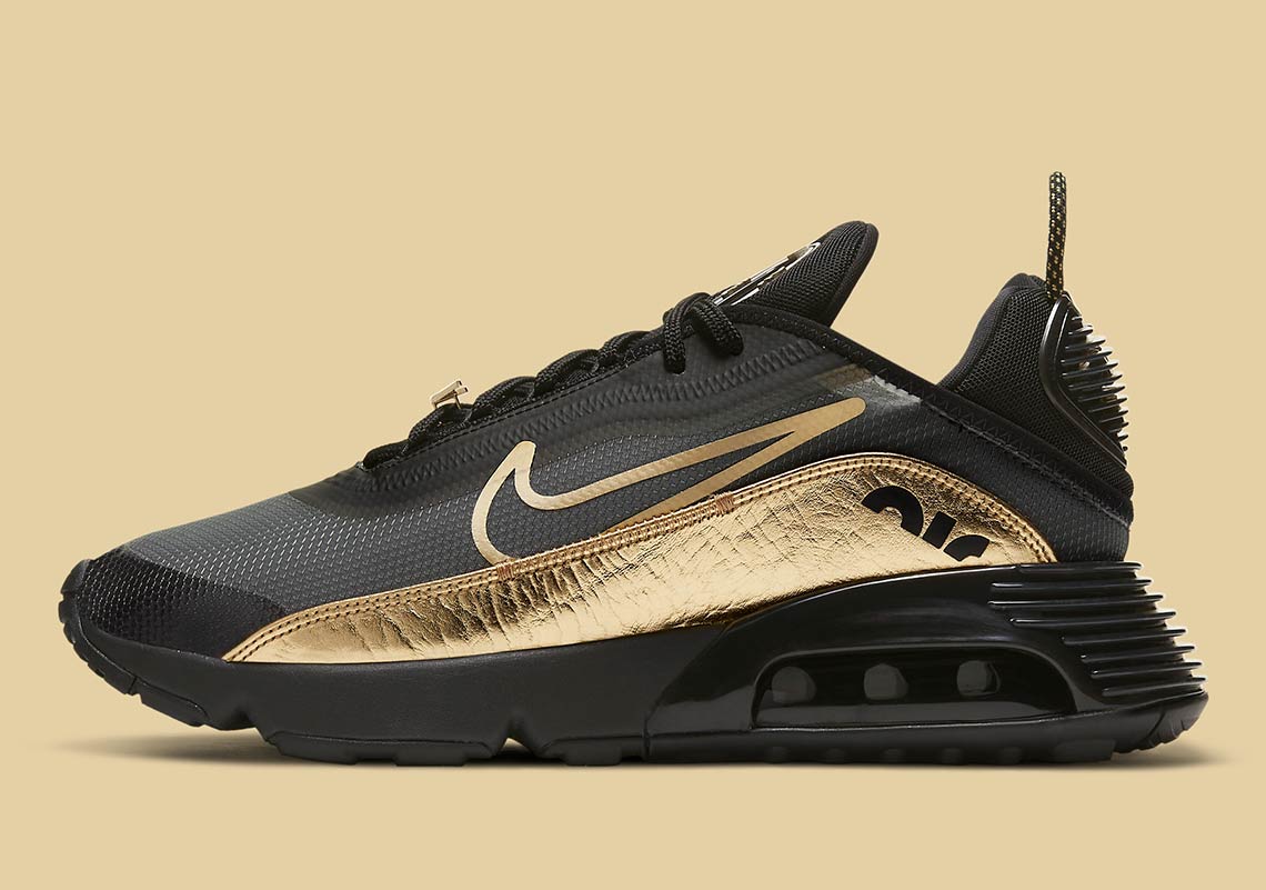 nike air black and gold