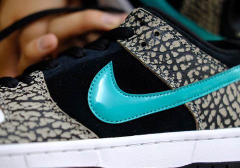 Nike SB Dunk Low atmos Elephant BQ6817-009 Release Date | SneakerNews.com