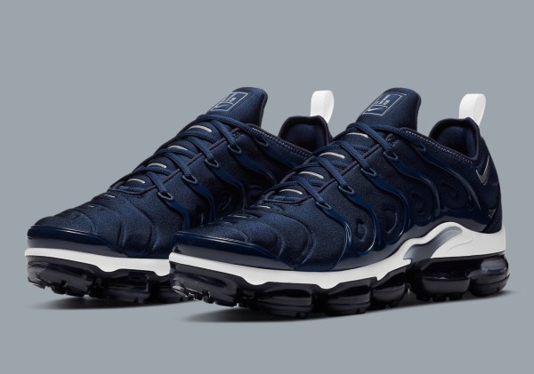 Nike Air VaporMax Plus Navy White DH0611-400 | SneakerNews.com