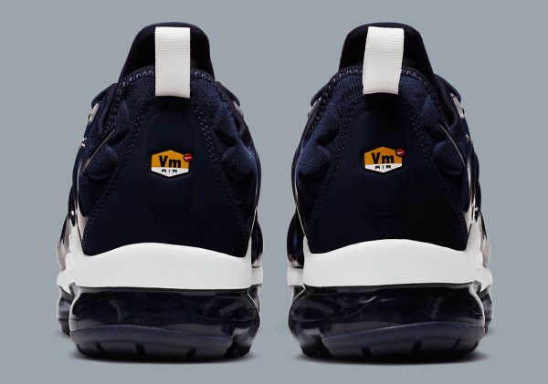 Nike Air VaporMax Plus Navy White DH0611-400 | SneakerNews.com