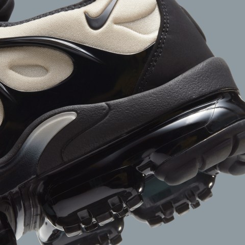 Nike Air VaporMax Plus Bone Black DH0860-100 | SneakerNews.com