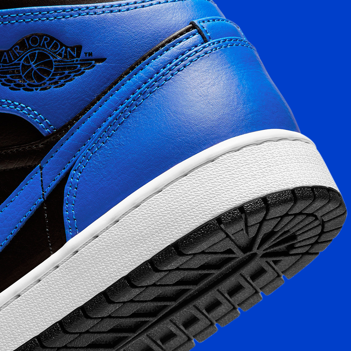 Air Jordan 1 Mid Royal 554724-077 Release Date | SneakerNews.com