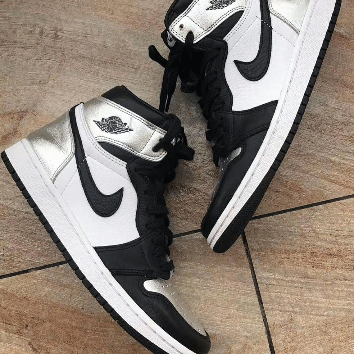 Air Jordan 1 Retro High OG Silver Toe CD0461-001 | SneakerNews.com