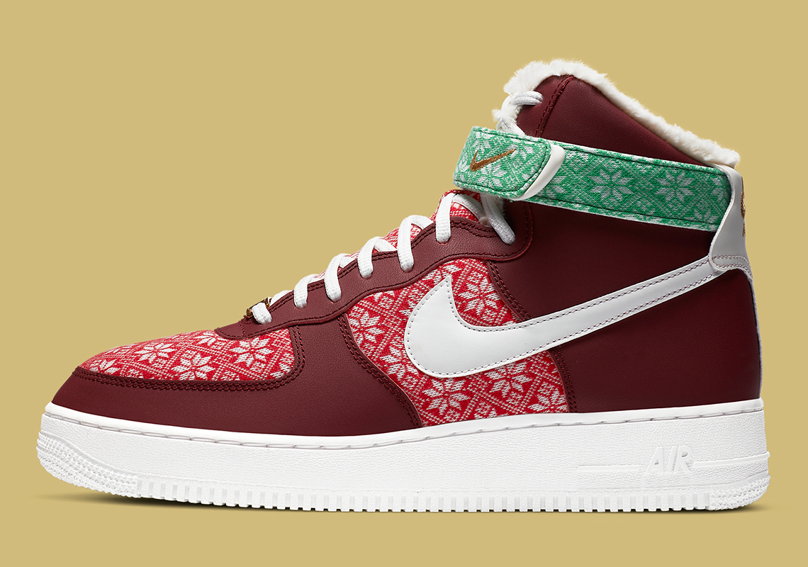 Abstraction hose Opaque Nike Air Force 1 High Christmas DC1620-600 | SneakerNews.com