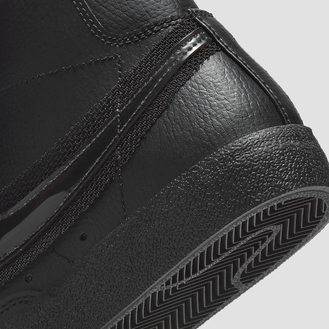 Nike Blazer Mid 77 Black DD0502-001 | SneakerNews.com
