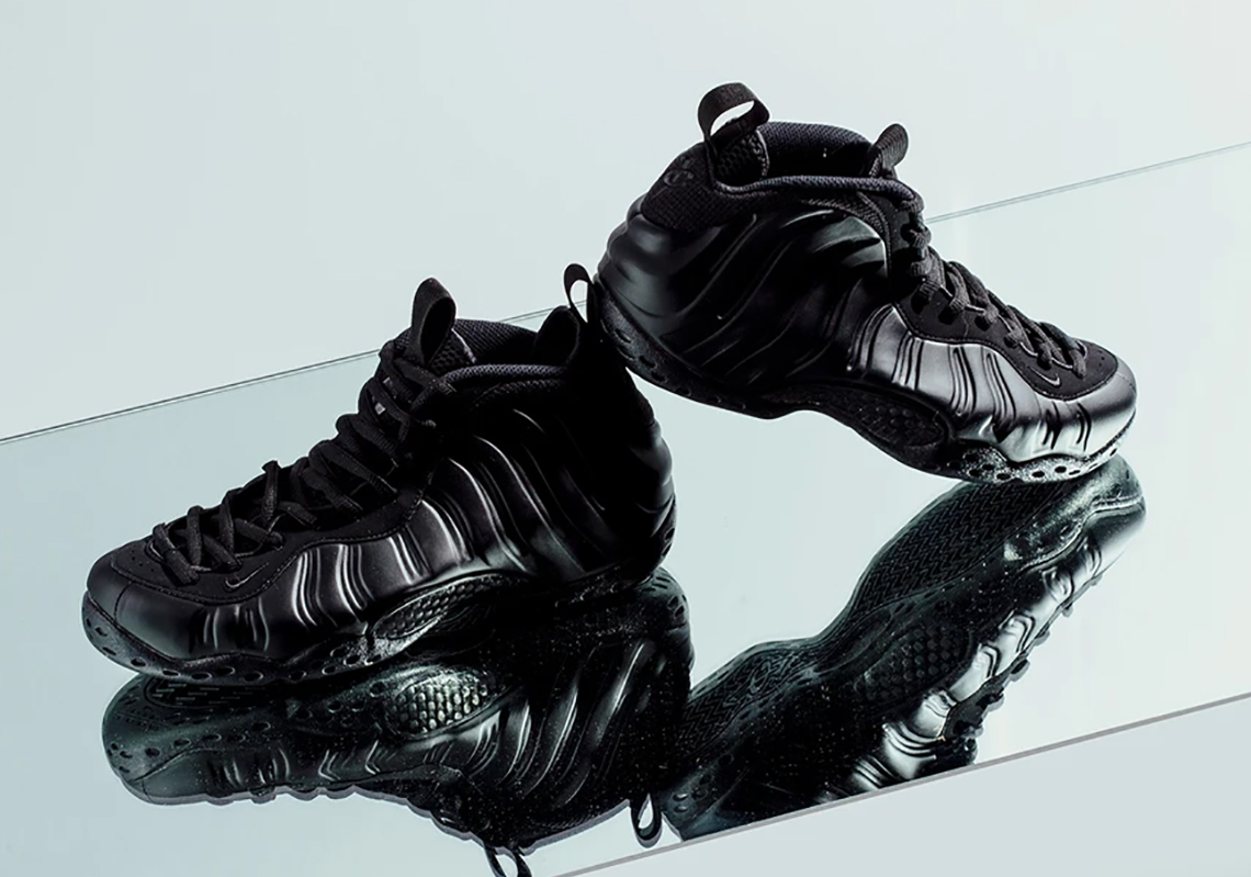 Nike Foamposite One Anthracite 314996-001 | SneakerNews.com