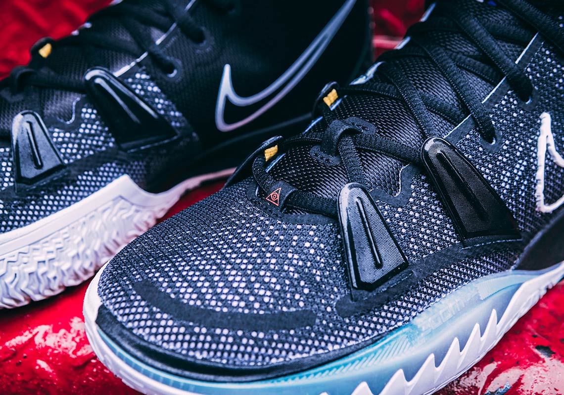 hibbett sports kyrie 5