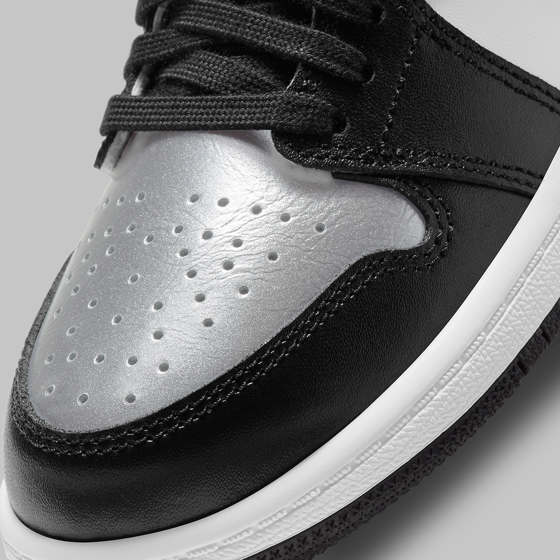 Air Jordan 1 WMNS Silver Toe 2021 CD0461-001 | SneakerNews.com