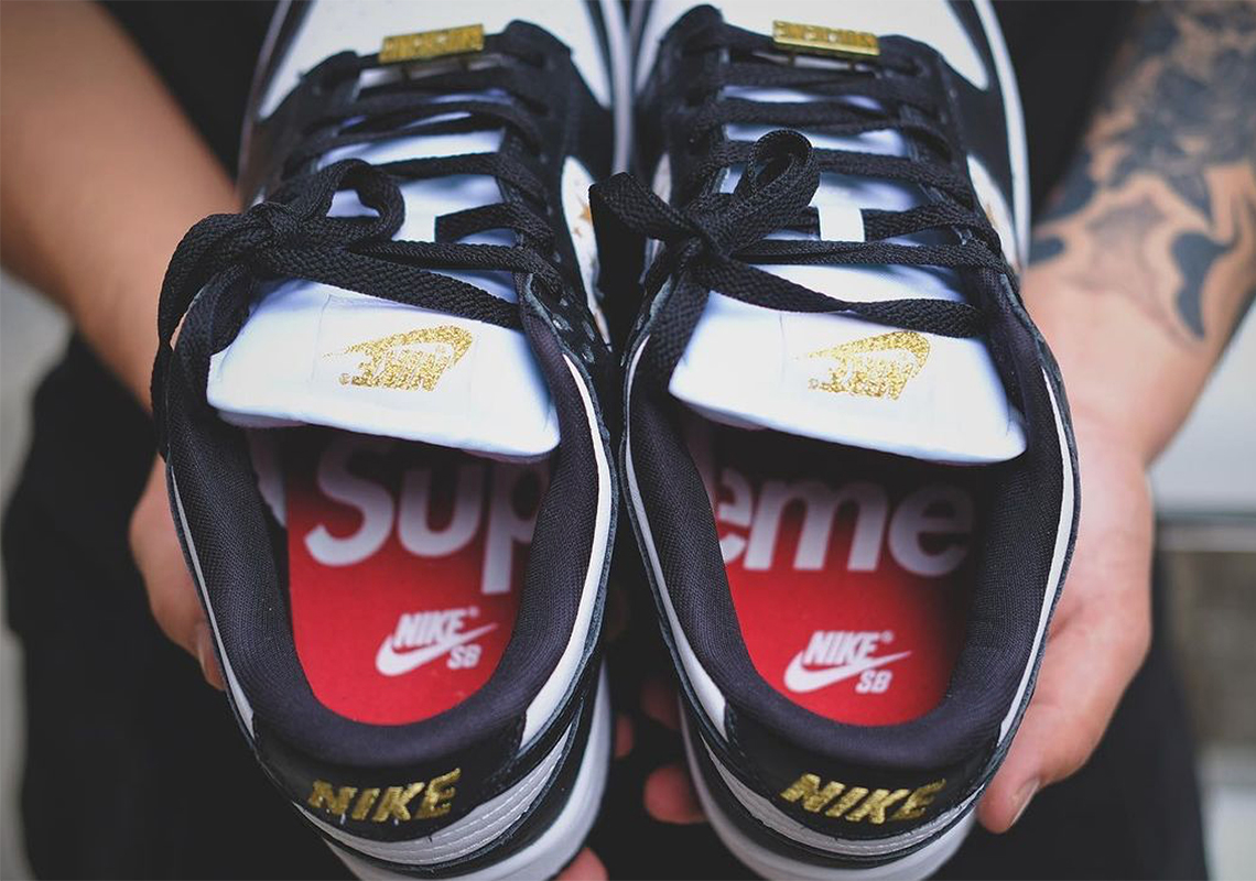 black supreme dunks