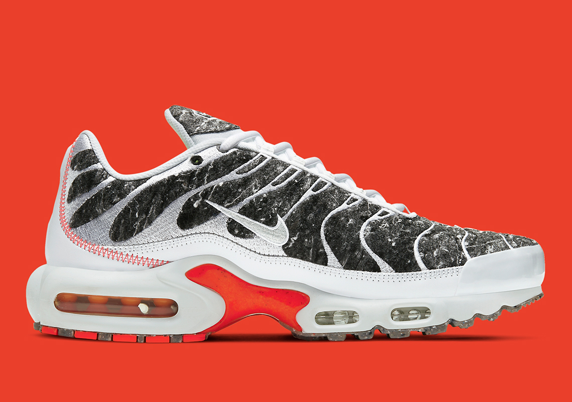 when did air max plus come out