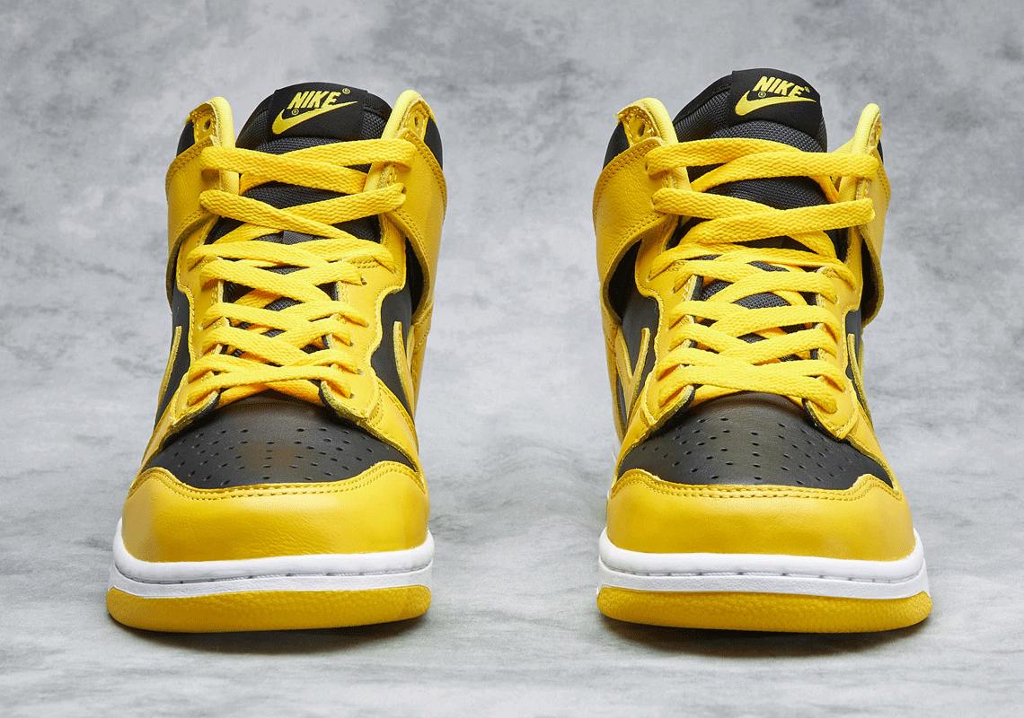 Nike Dunk High Varsity Maize CZ8149-002 Release | SneakerNews.com