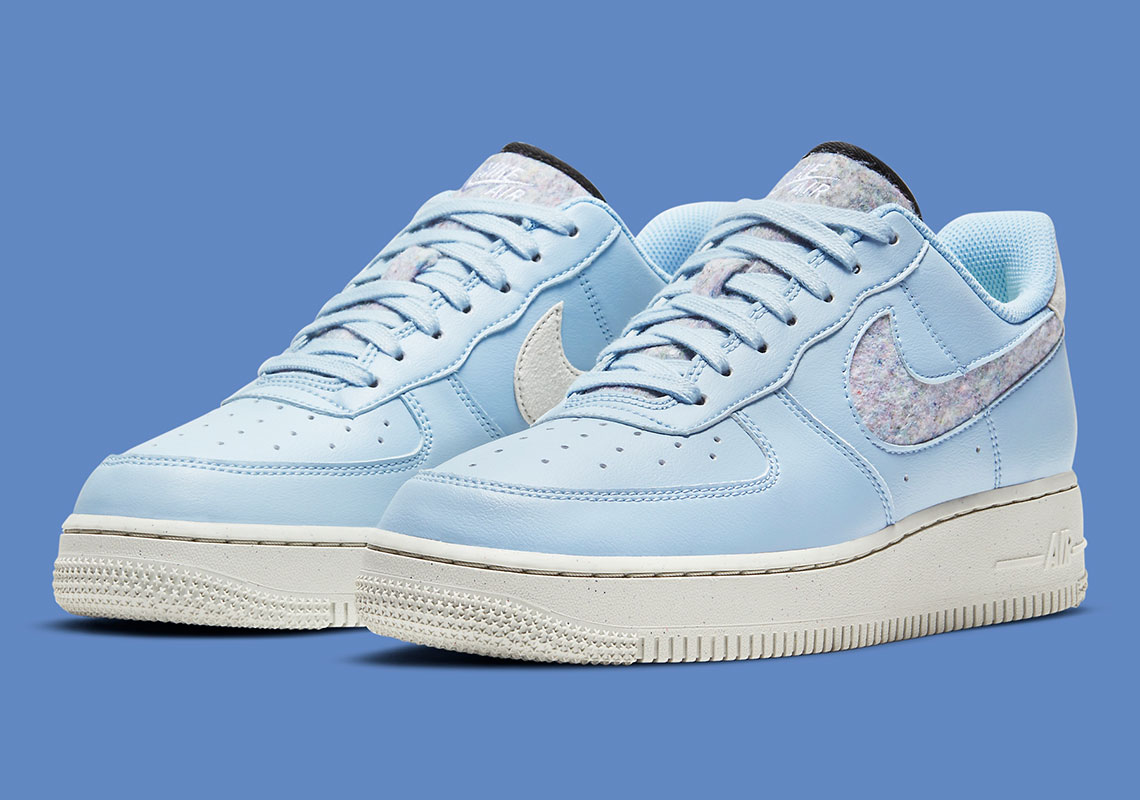 Nike Air Force 1 WMNS Light Armory Blue 