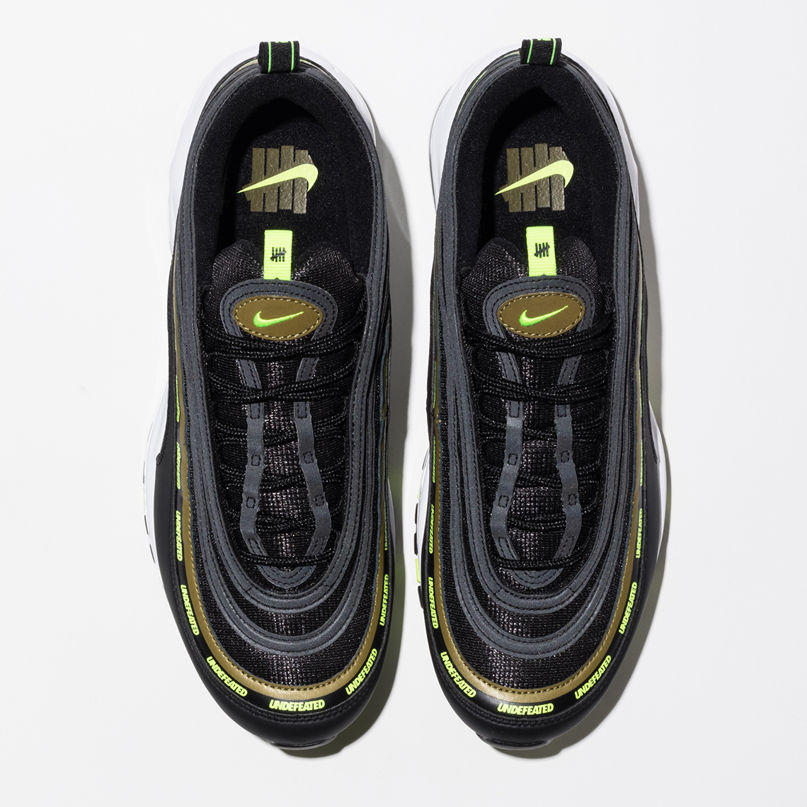 SOLECTION LV Undefeated x Nike Air Max 97 OG %article_desc% Source: Sneaker  NewsUNDEFEATED X NIKE AIR MAX 97 OGRELEASE DATE: September 2017 Color:  Black/Gorge Green/White-Speed Red Style Code: AJ1986-001 air max, black