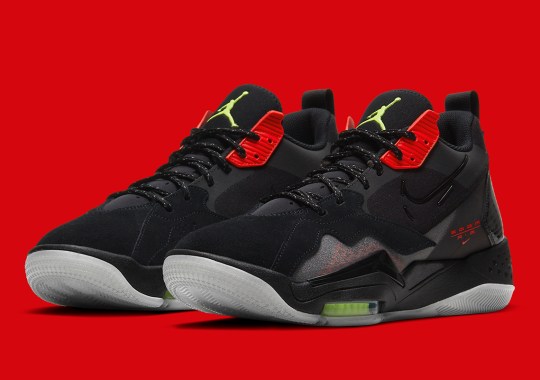The jordan original Zoom ’92 Hits The Classic “Bred”  With Neon Green Accents