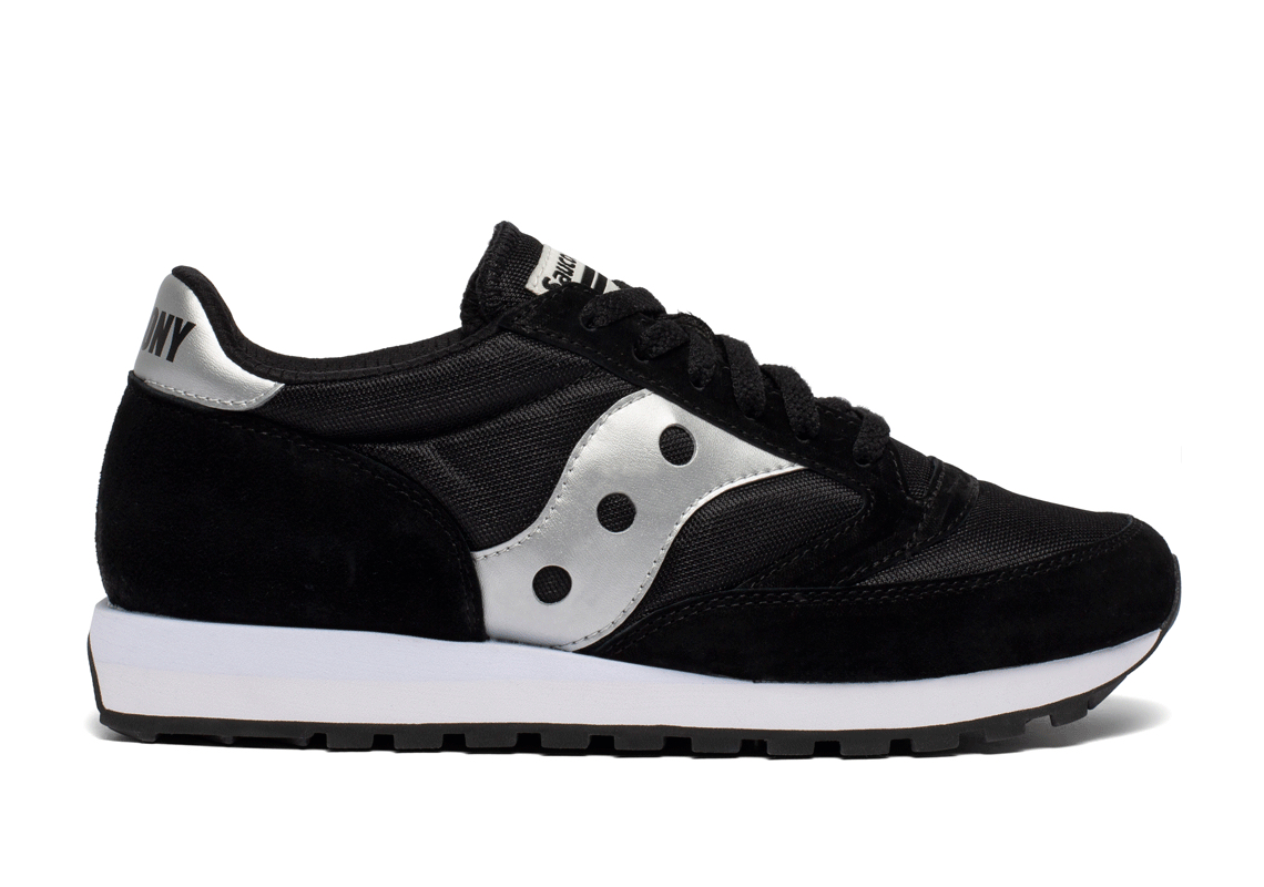 Completing the upcoming x Saucony G9 Pack is this version of the Shadow 5