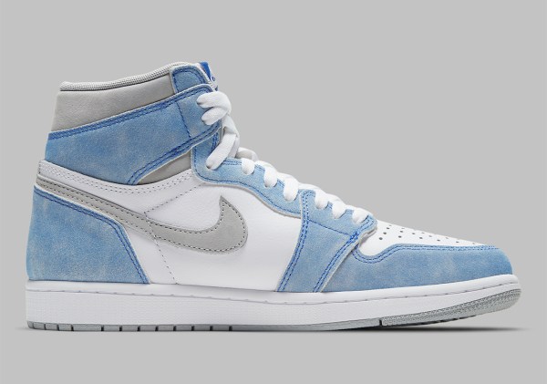 Air Jordan 1 Retro High OG Hyper Royal 555088-402 | SneakerNews.com