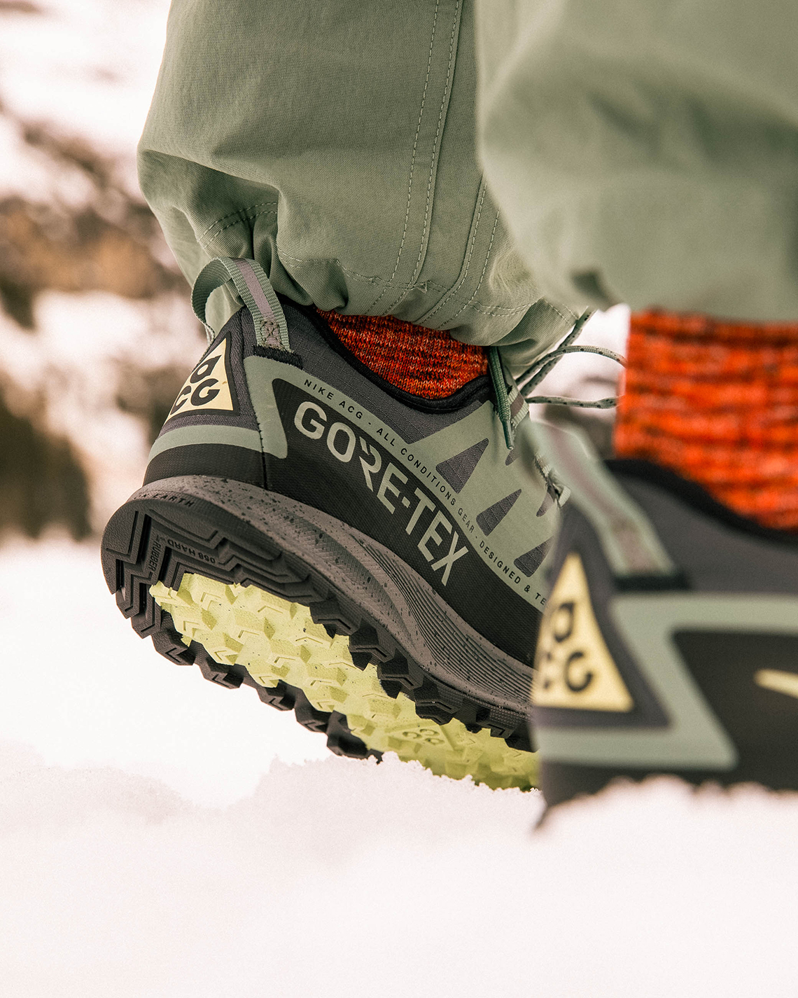 Nike ACG Air Nasu GORE-TEX Laser Orange Clay Green | SneakerNews.com