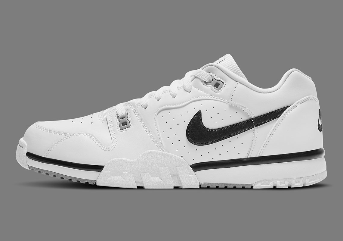 black and white nike cross trainers