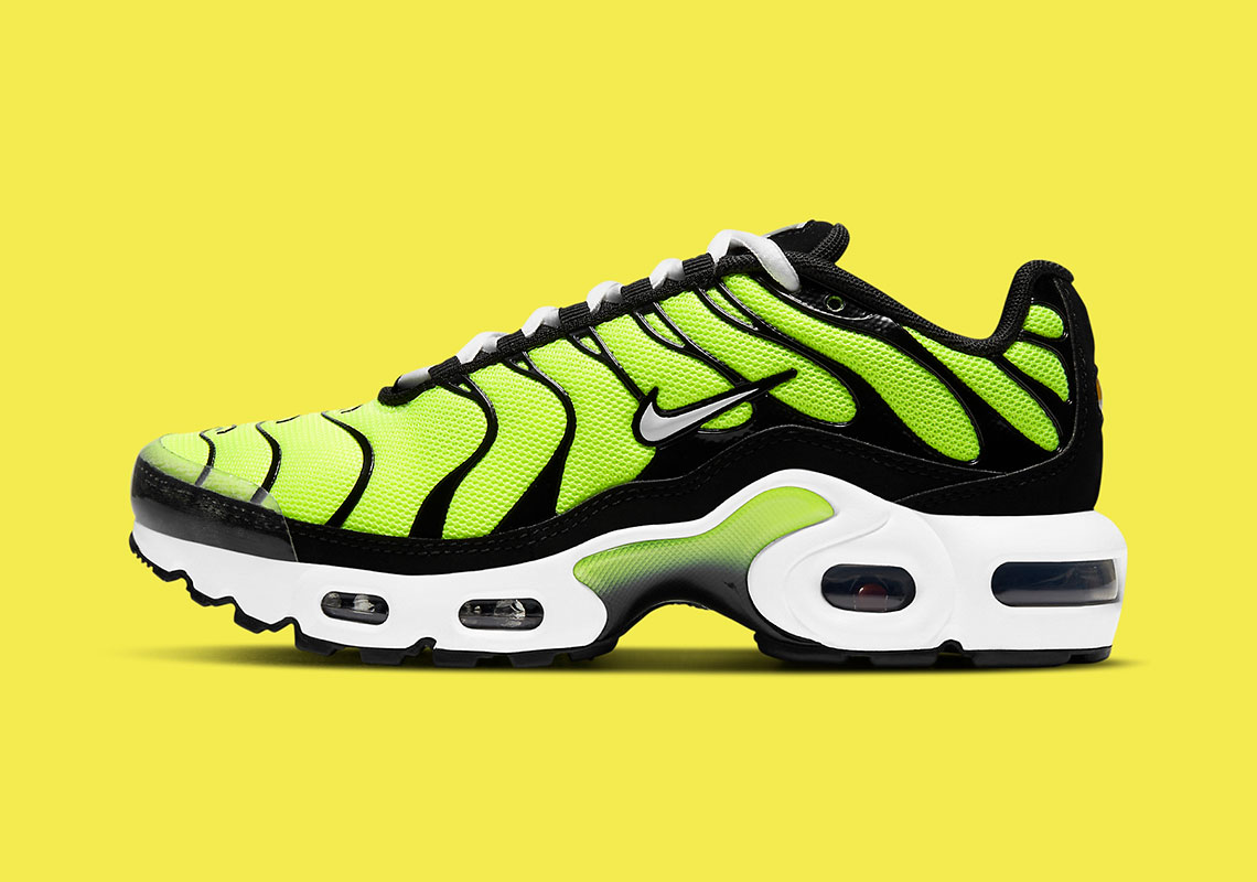 lime air max plus