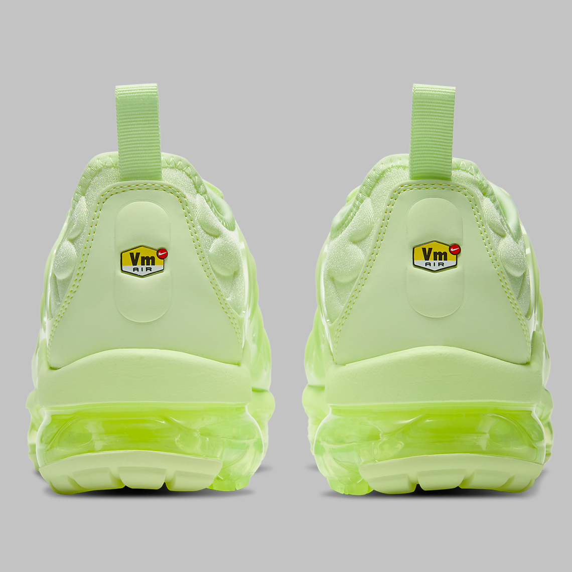 vapormax plus barely volt