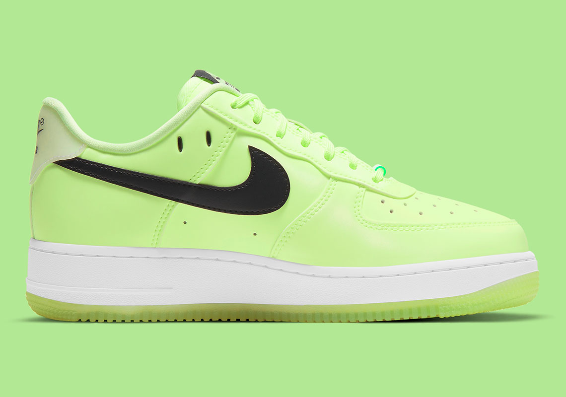 Nike Wmns Air Force 1 Have A Nike Day Barely Volt Ct3228 701 1