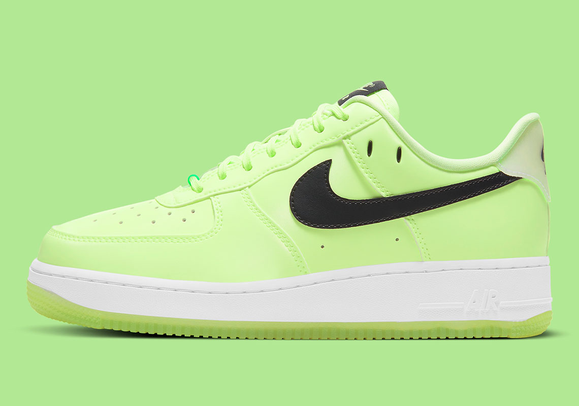 Nike Wmns Air Force 1 Have A Nike Day Barely Volt Ct3228 701 4