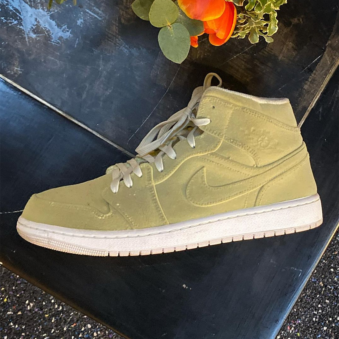 Green velvet jordans sale