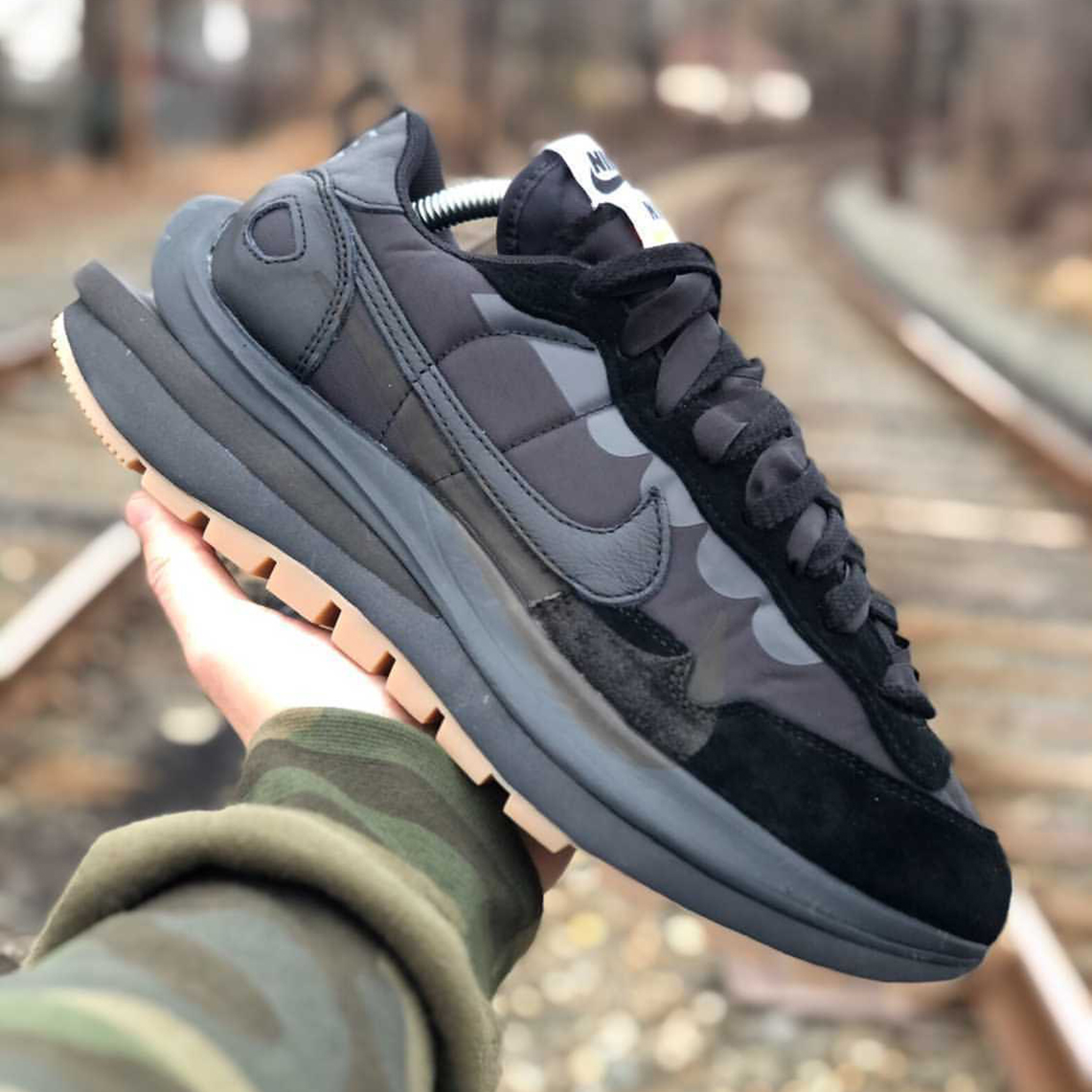 black and white sacai nike