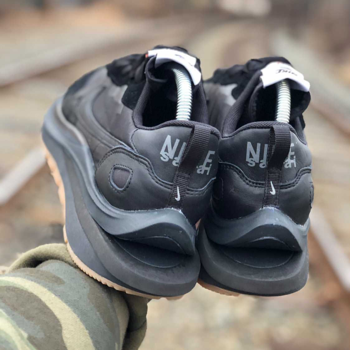 SACAI ✖️ NIKE VAPOR WAFFLE BLACK GUM スニーカー 靴 メンズ 大感謝祭セール