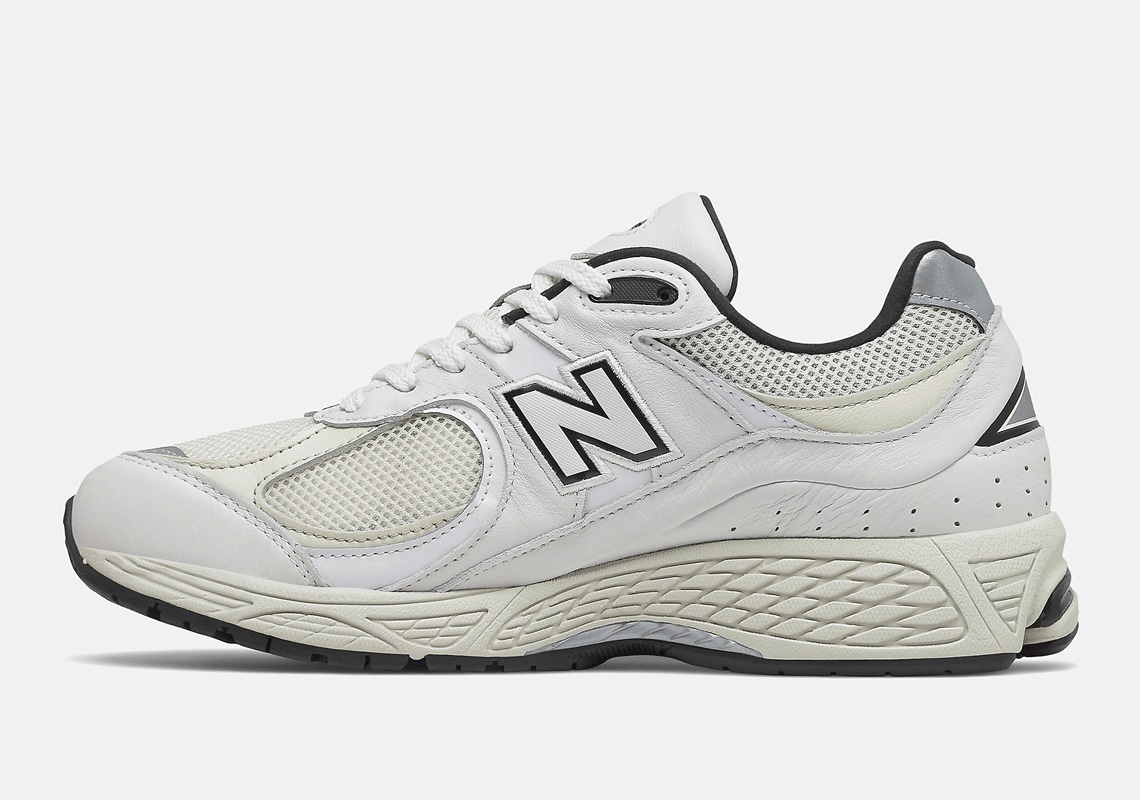 new balance 2002r atlas with lemon haze