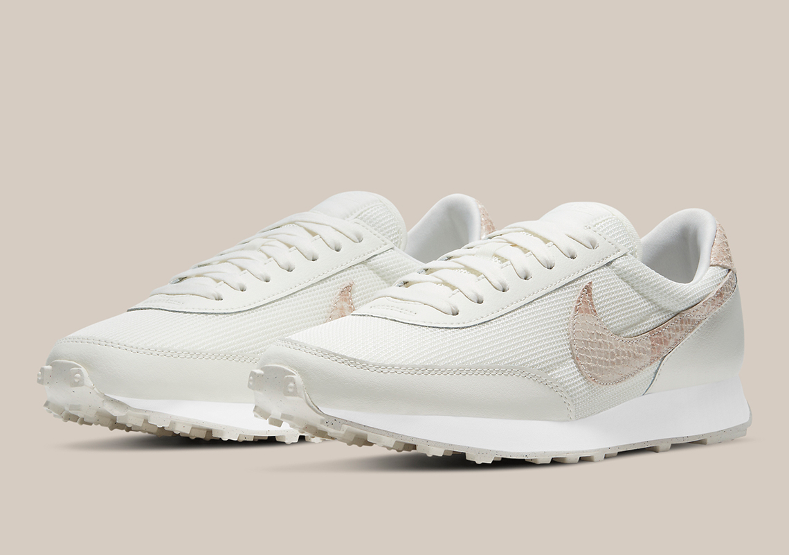 Nike Daybreak Sail Particle Beige DH4262-100 | SneakerNews.com