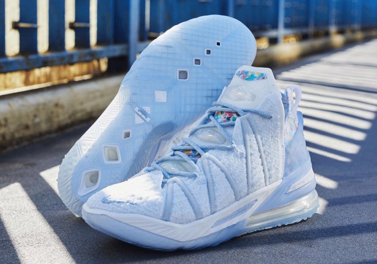 Nike-LeBron-18-CW3156-400-04.  display picture 3