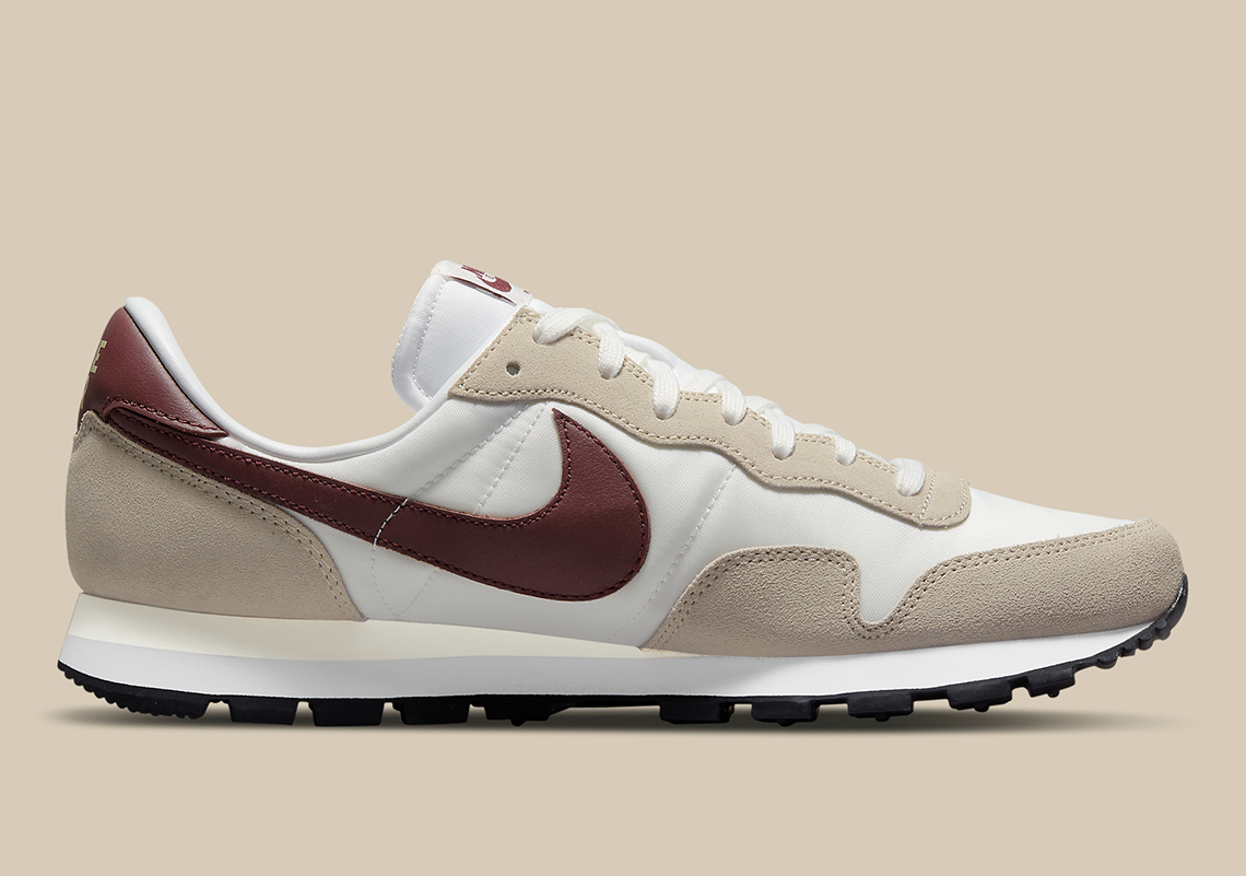 Nike pegasus brown