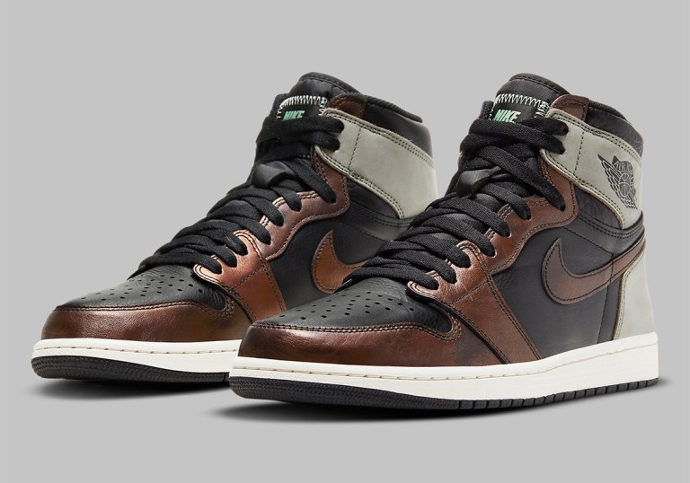 air-jordan-1-retro-high-og-  display picture 1