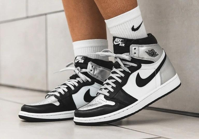Air Jordan 1 Silver Toe Women display picture 3