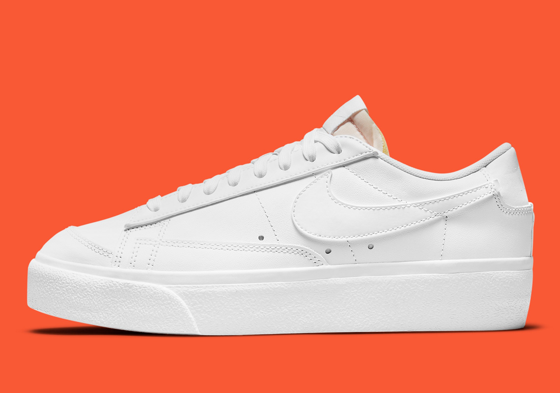 Nike blazer low outlet top womens