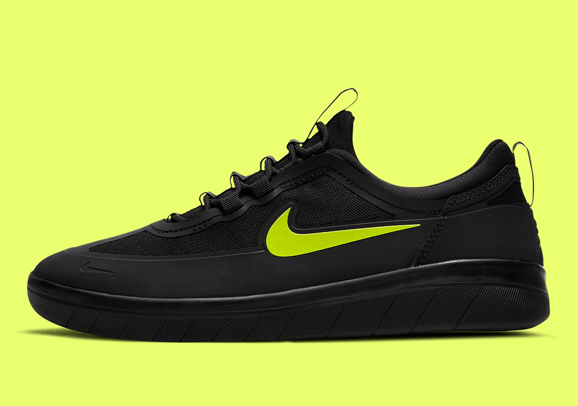 nike nyjah all black