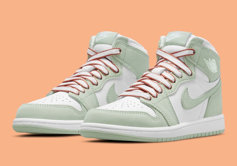 Air Jordan 1 Seafoam PS CU0449-002 | SneakerNews.com display picture 1