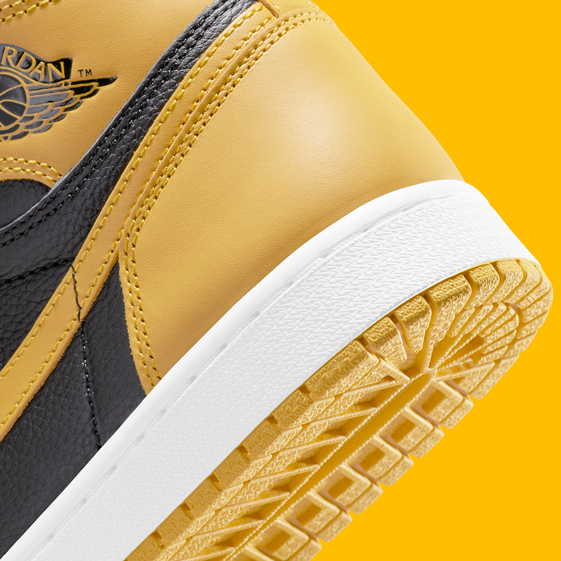 Air Jordan 1 Retro High OG Pollen 555088-701 | SneakerNews.com