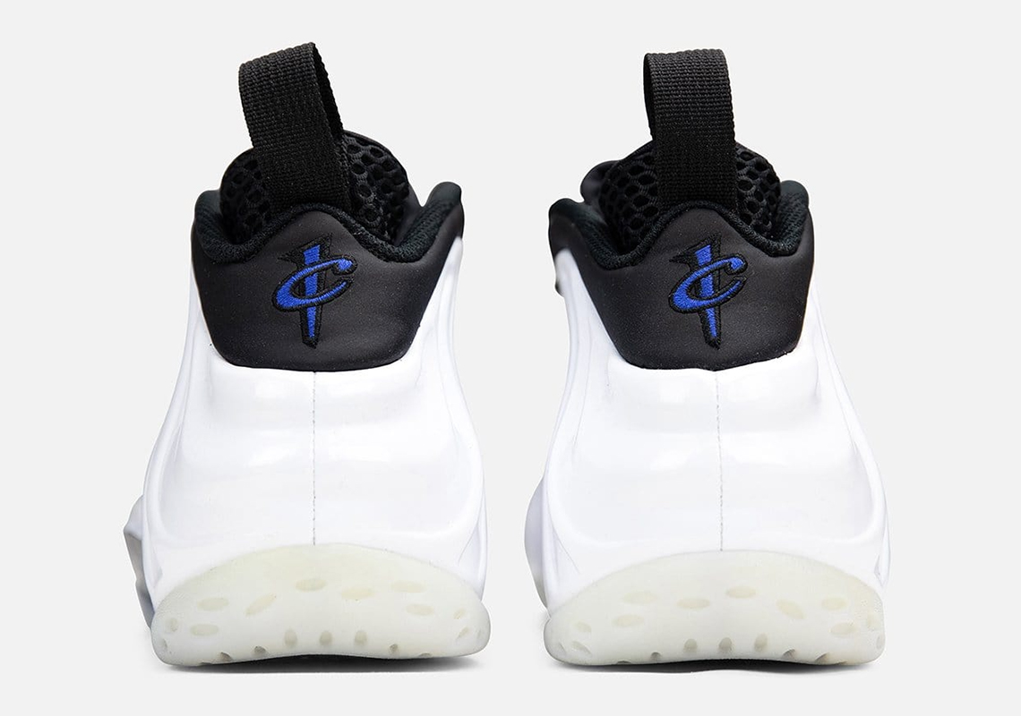 Black white best sale hyper royal foamposite