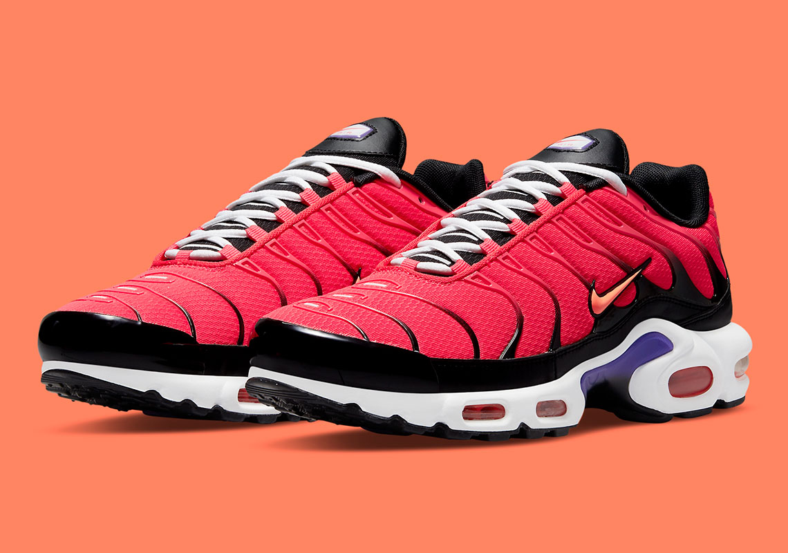 Bright Crimson And Purple Pack In On The Nike Air Max Plus