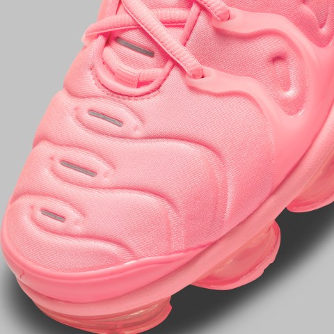 Nike Vapormax Plus Pink Bubblegum DM8337-600 | SneakerNews.com