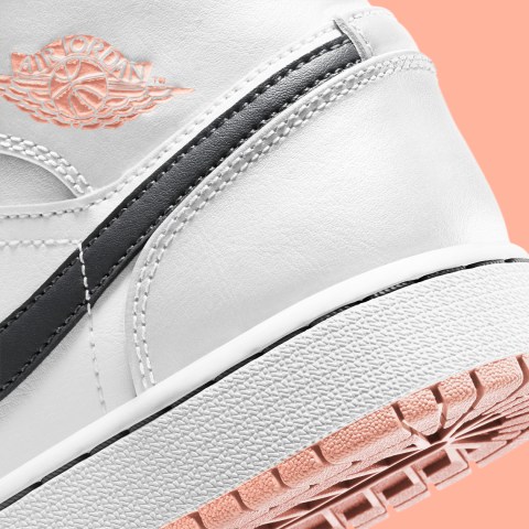 Air Jordan 1 Mid GS Arctic Orange 554725-180 | SneakerNews.com