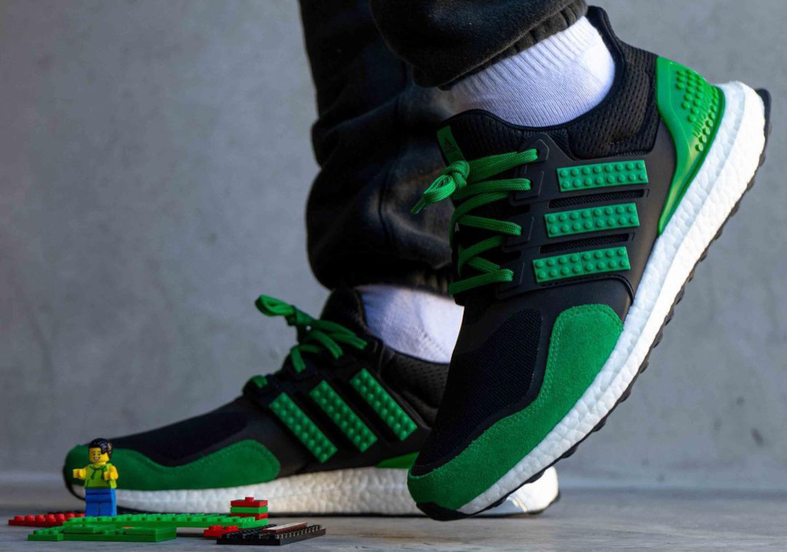 Ultra boost green hot sale and black