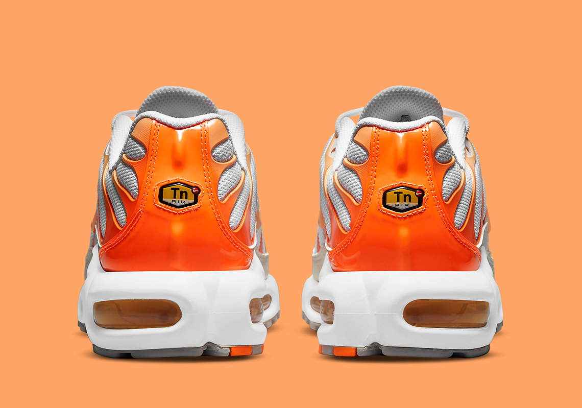 air max white orange