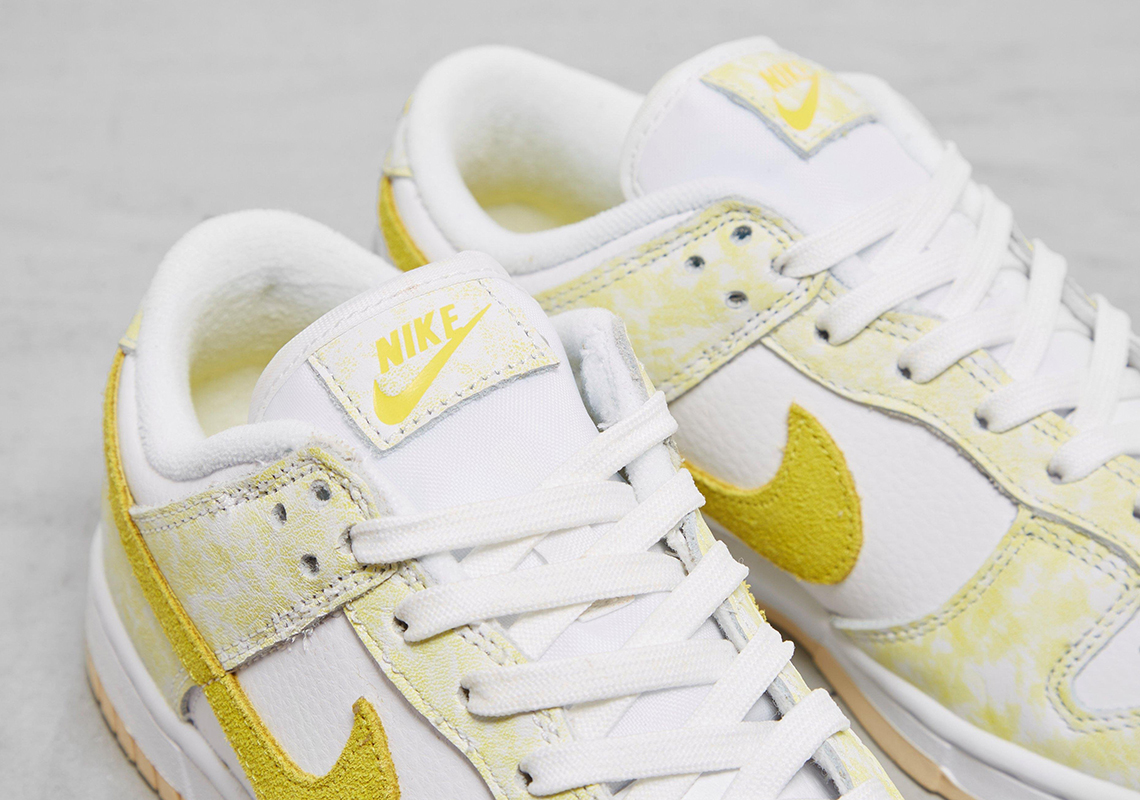 nike dunk yellow strike