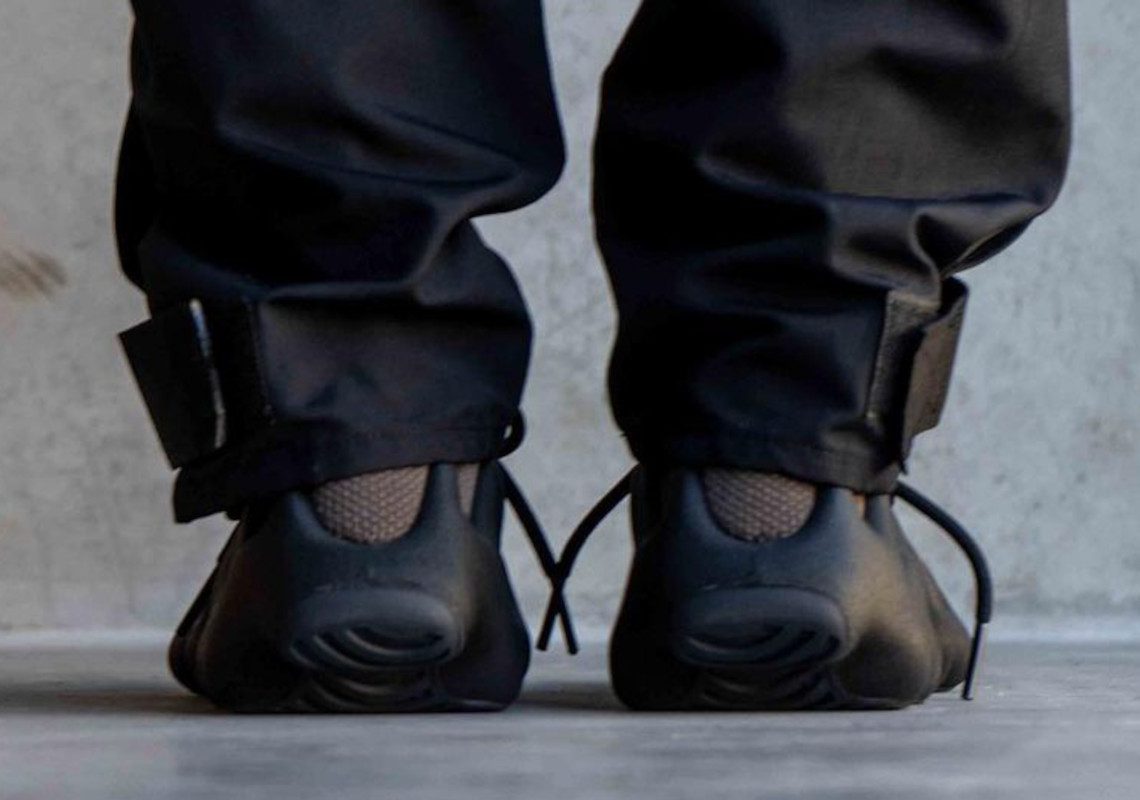 450 dark slate yeezy